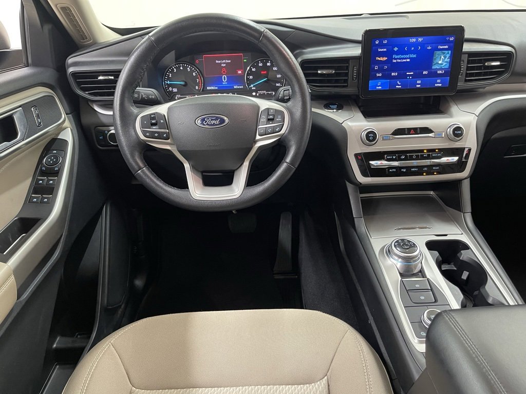 Used 2023 Ford Explorer XLT image 32