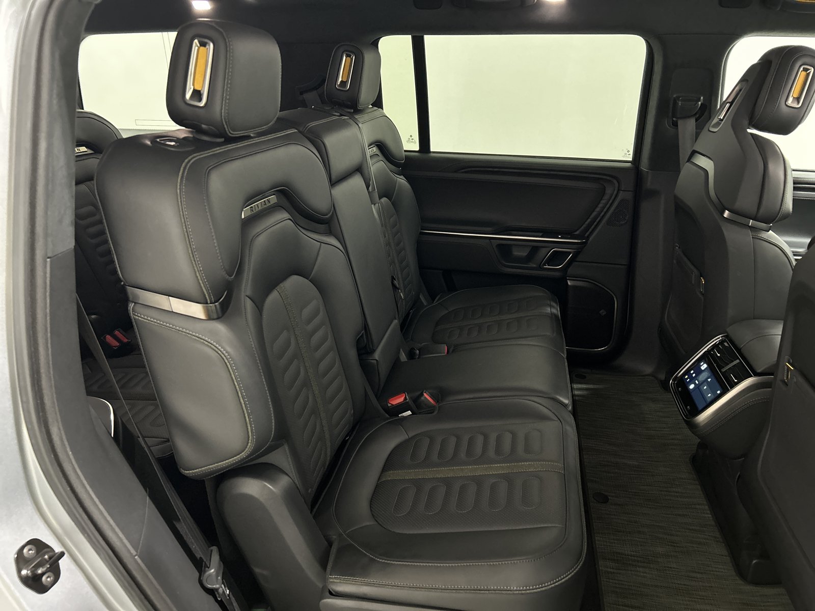 Used 2024 Rivian R1S Adventure AWD/4WD image 23