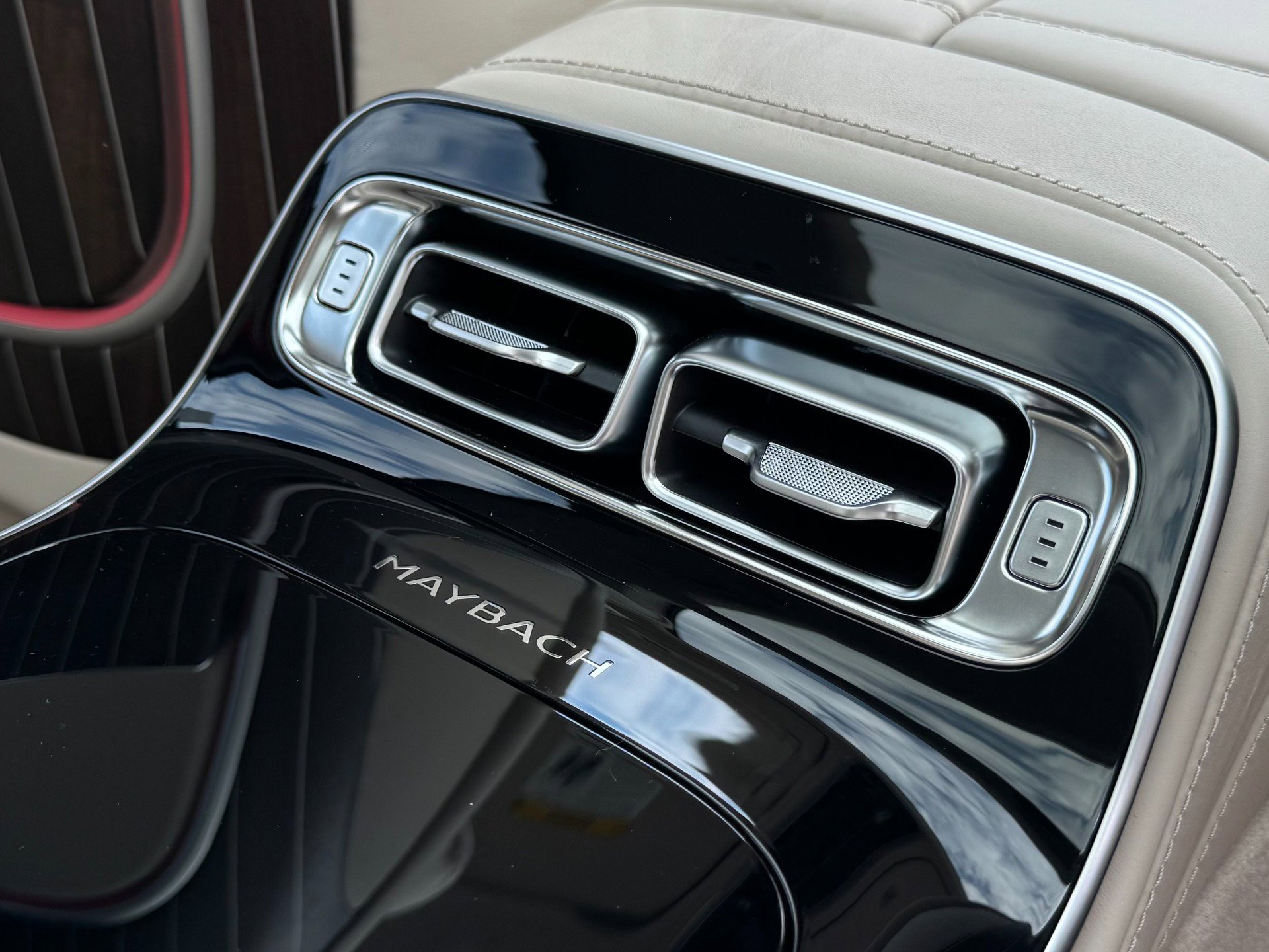 Used 2025 Mercedes-Benz Maybach S 680 4MATIC image 33