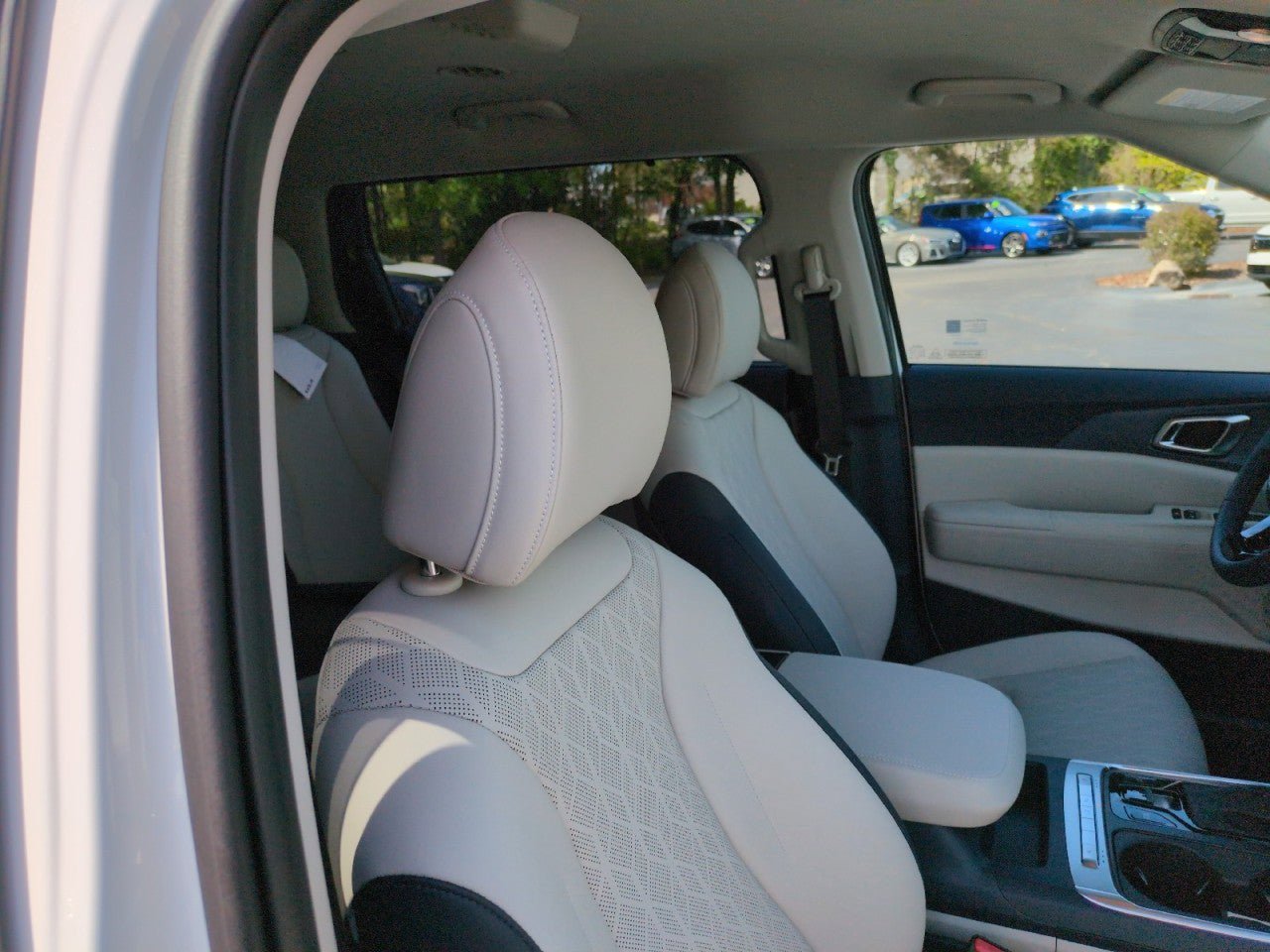 New 2026 Kia Carnival EX image 47