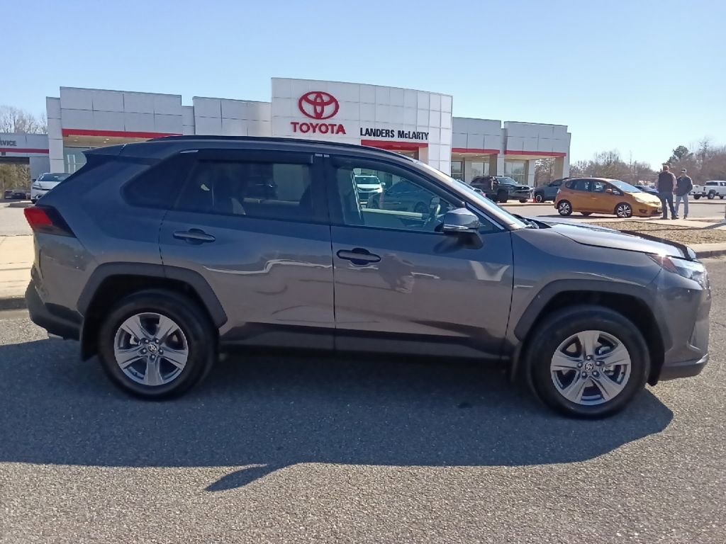 Used 2024 Toyota RAV4 XLE w/ Convenience Package image 2