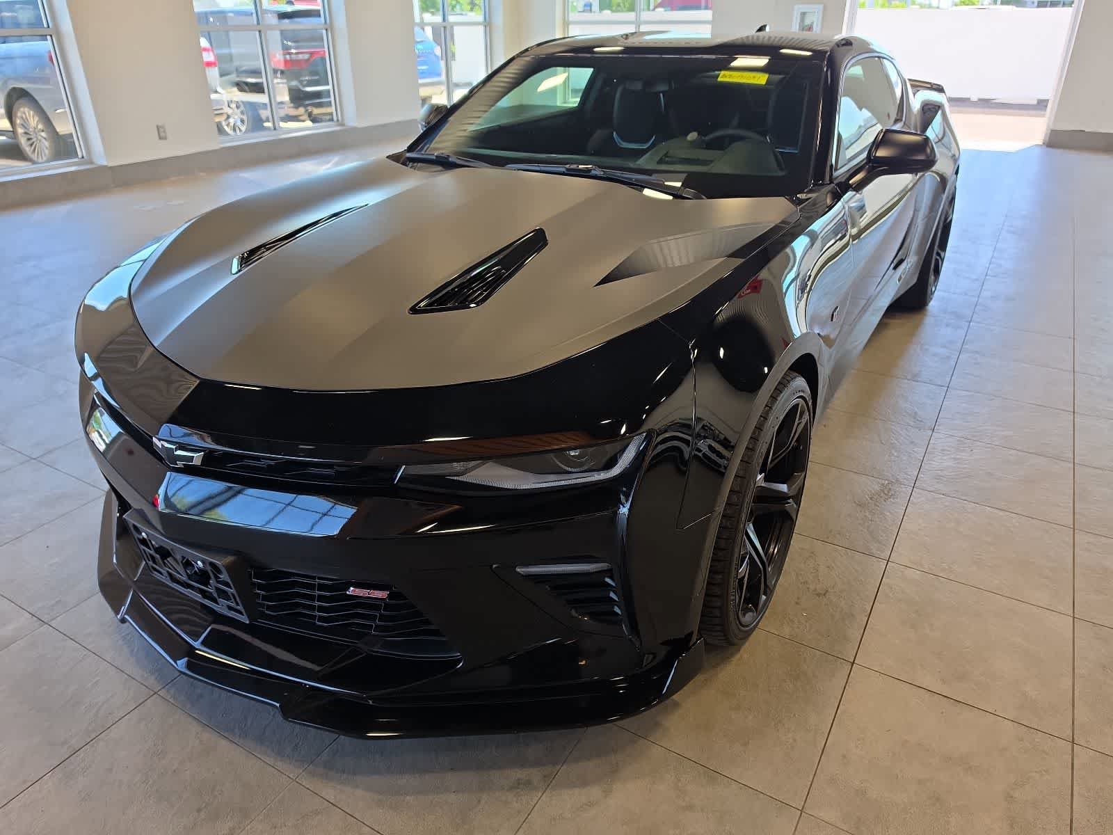 Used 2017 Chevrolet Camaro SS RWD image 2