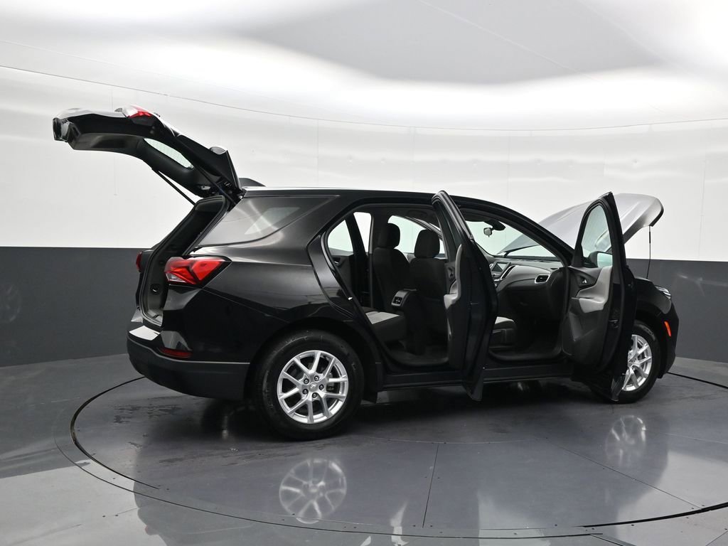 Used 2024 Chevrolet Equinox LS image 32