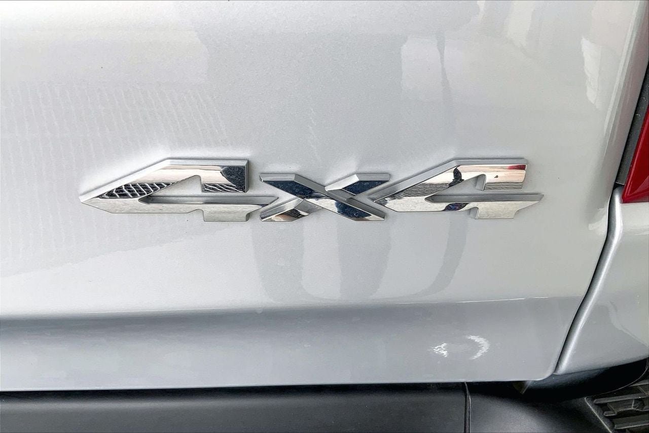 Used 2026 RAM 1500 Laramie AWD/4WD image 7