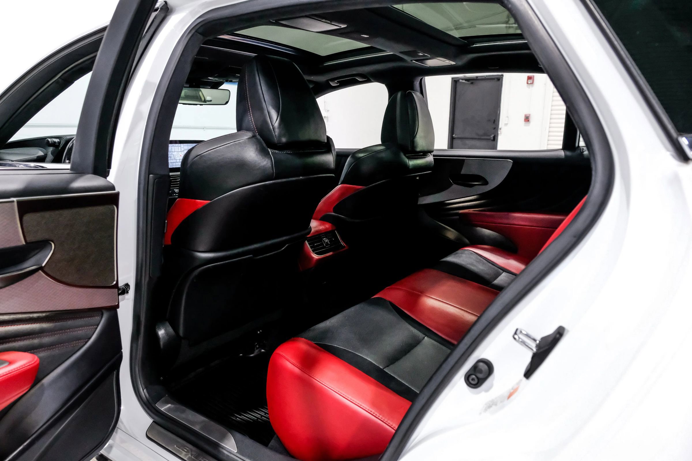 Used 2021 Lexus LS 500 F Sport w/ Accessory Package (Z2) image 45