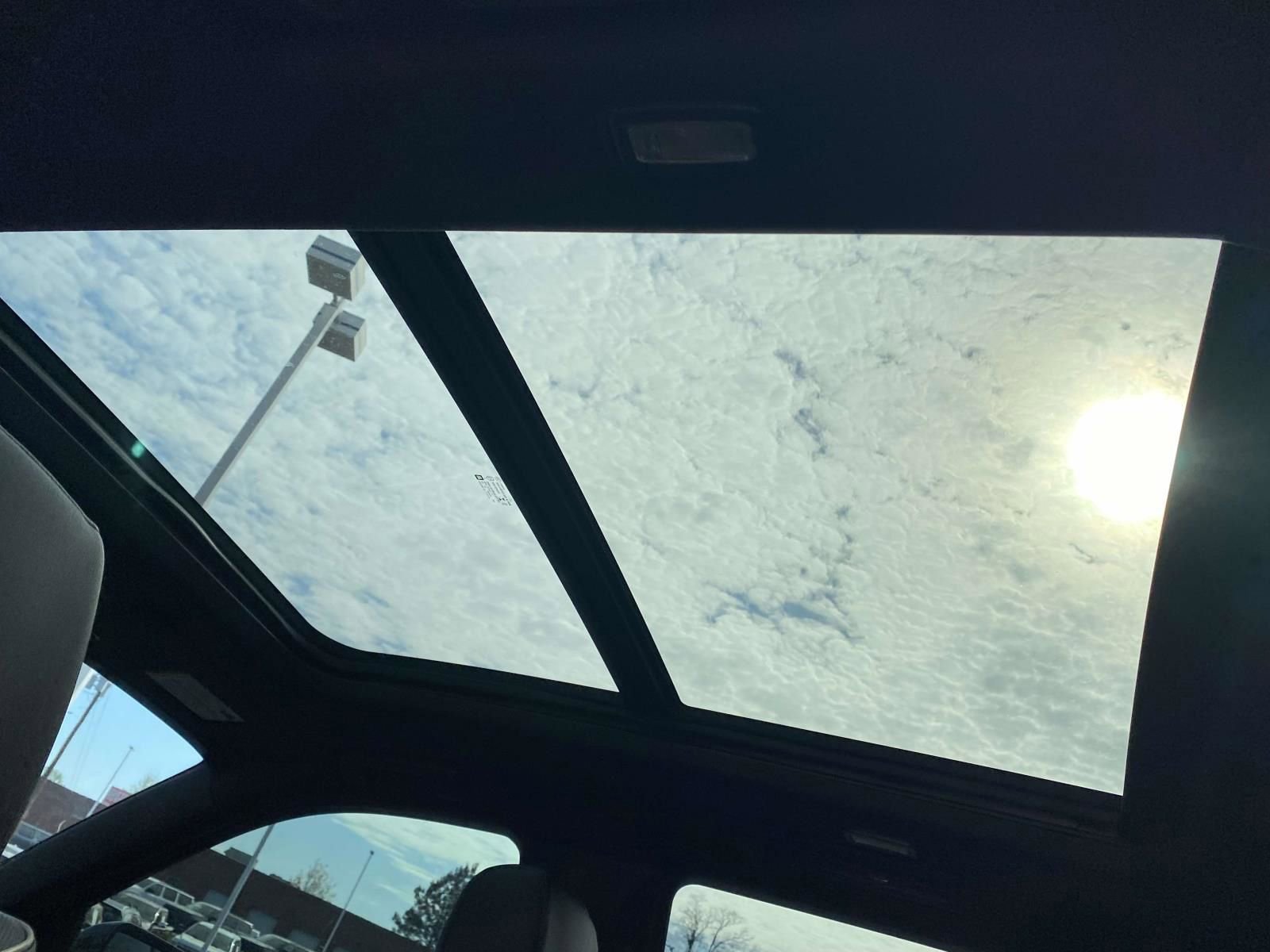 Used 2021 Cadillac Escalade Sport w/ LPO, ONYX Package image 16