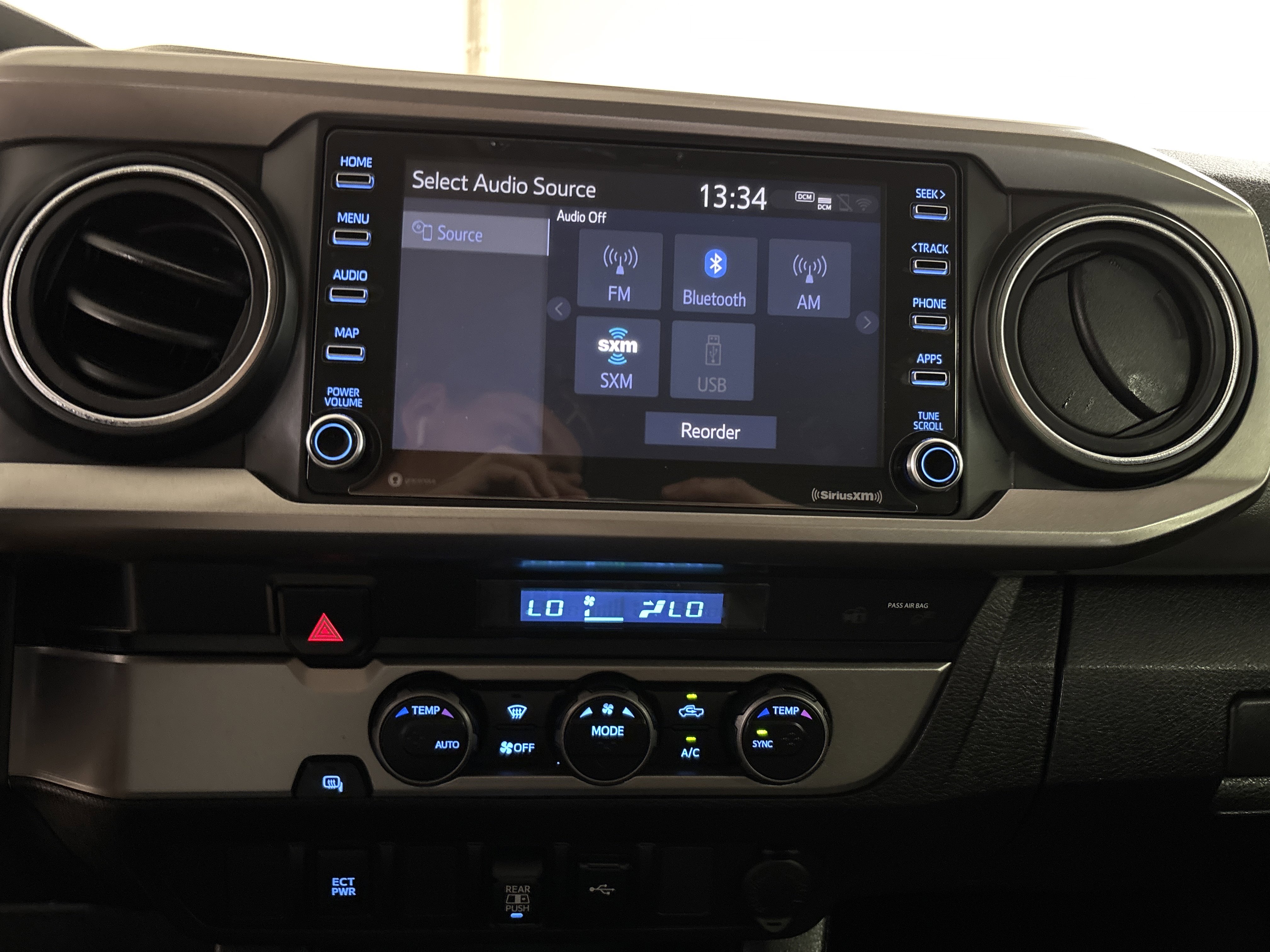 Used 2021 Toyota Tacoma SR5 RWD image 17