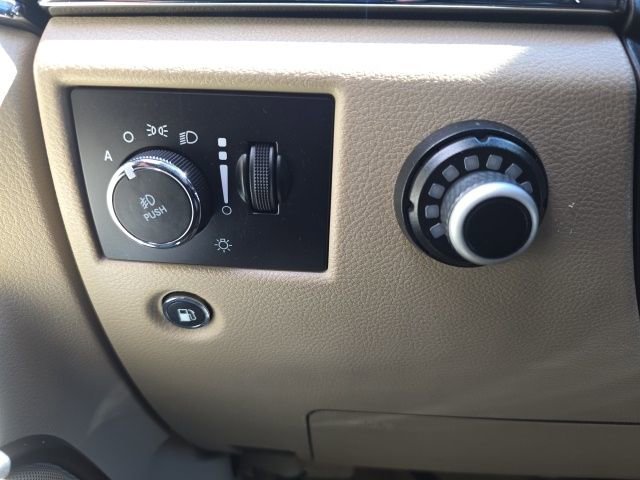 Used 2020 Jeep Grand Cherokee Overland image 16