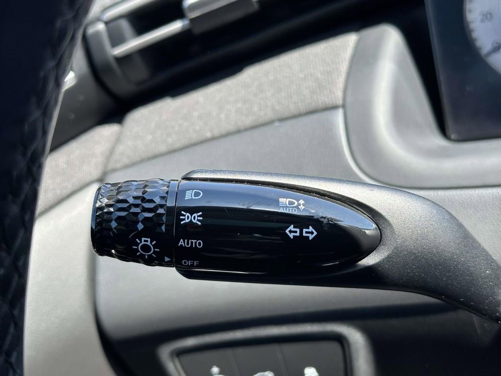 Used 2023 Hyundai Tucson Limited image 33