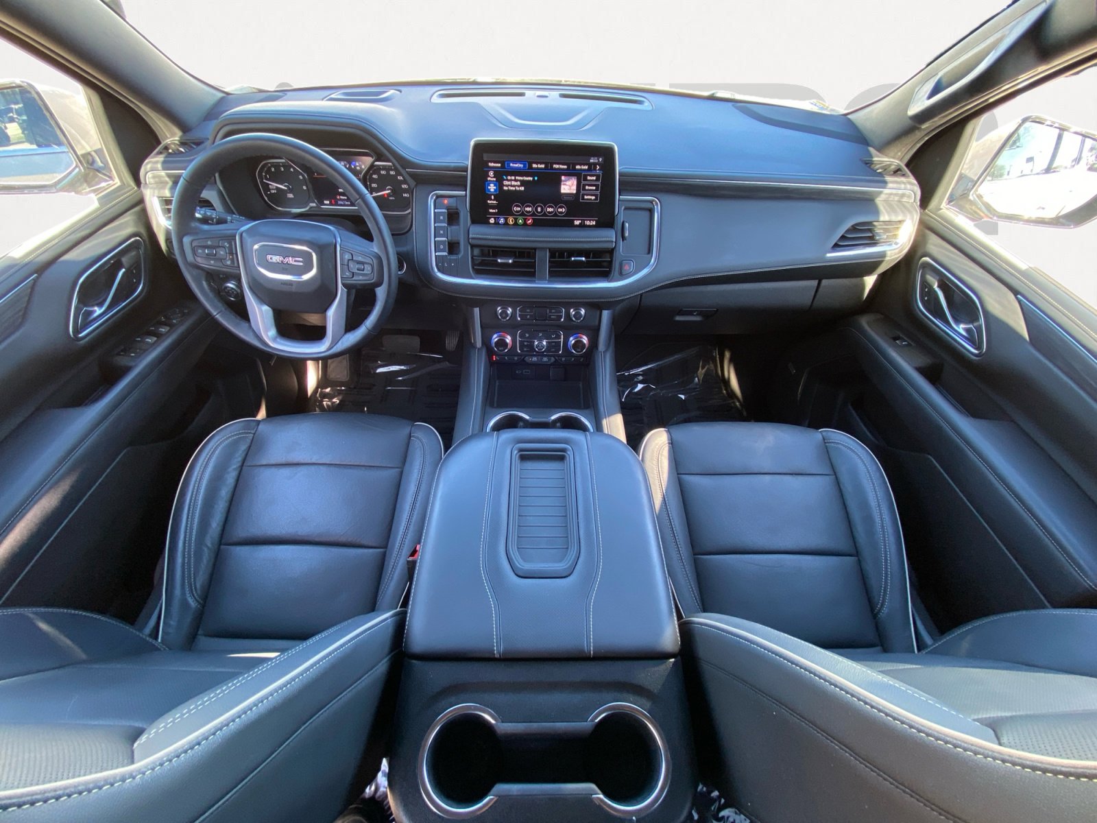 Used 2021 GMC Yukon SLT w/ SLT Luxury Plus Package image 3