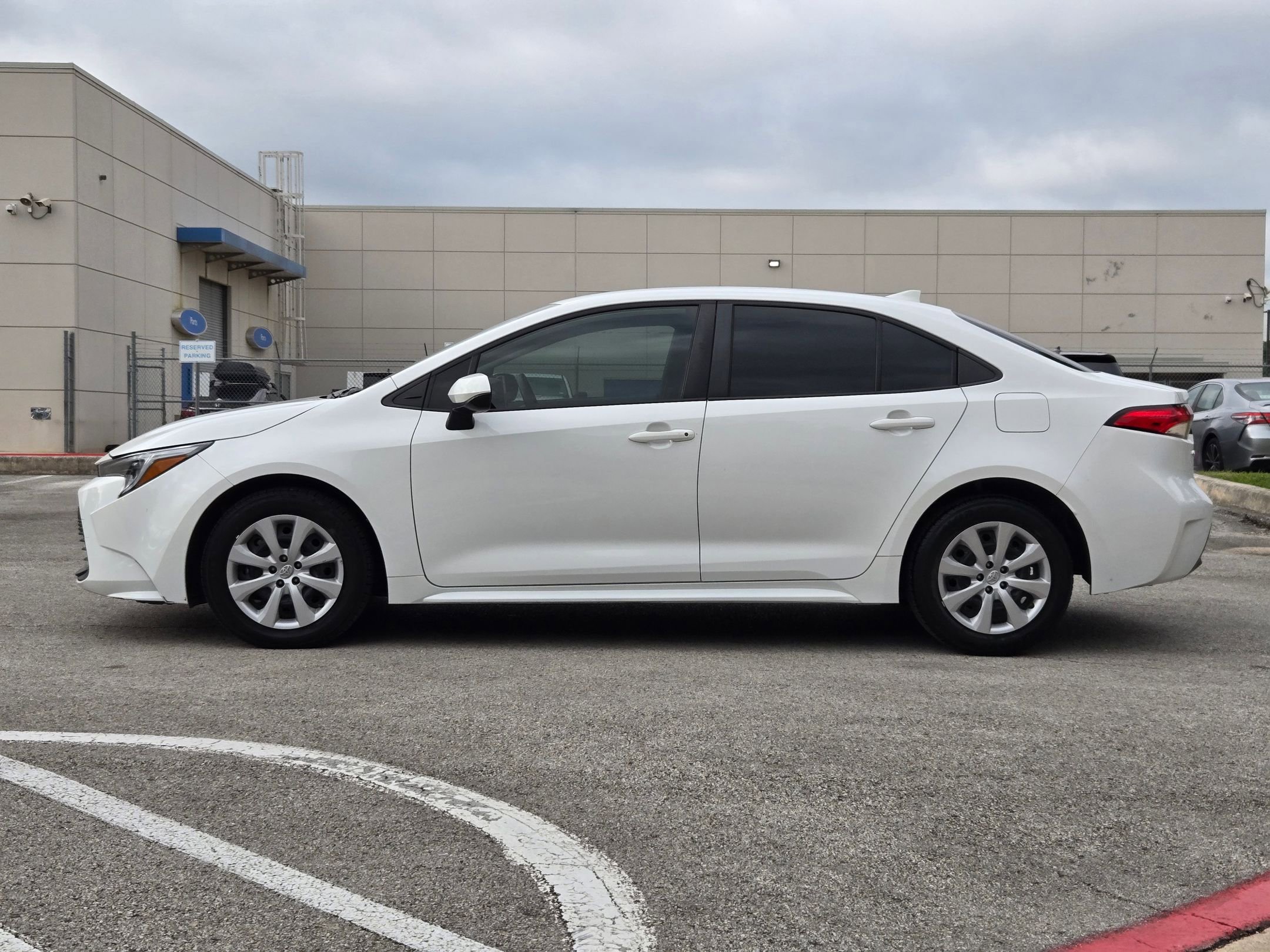 Used 2024 Toyota Corolla LE FWD image 6