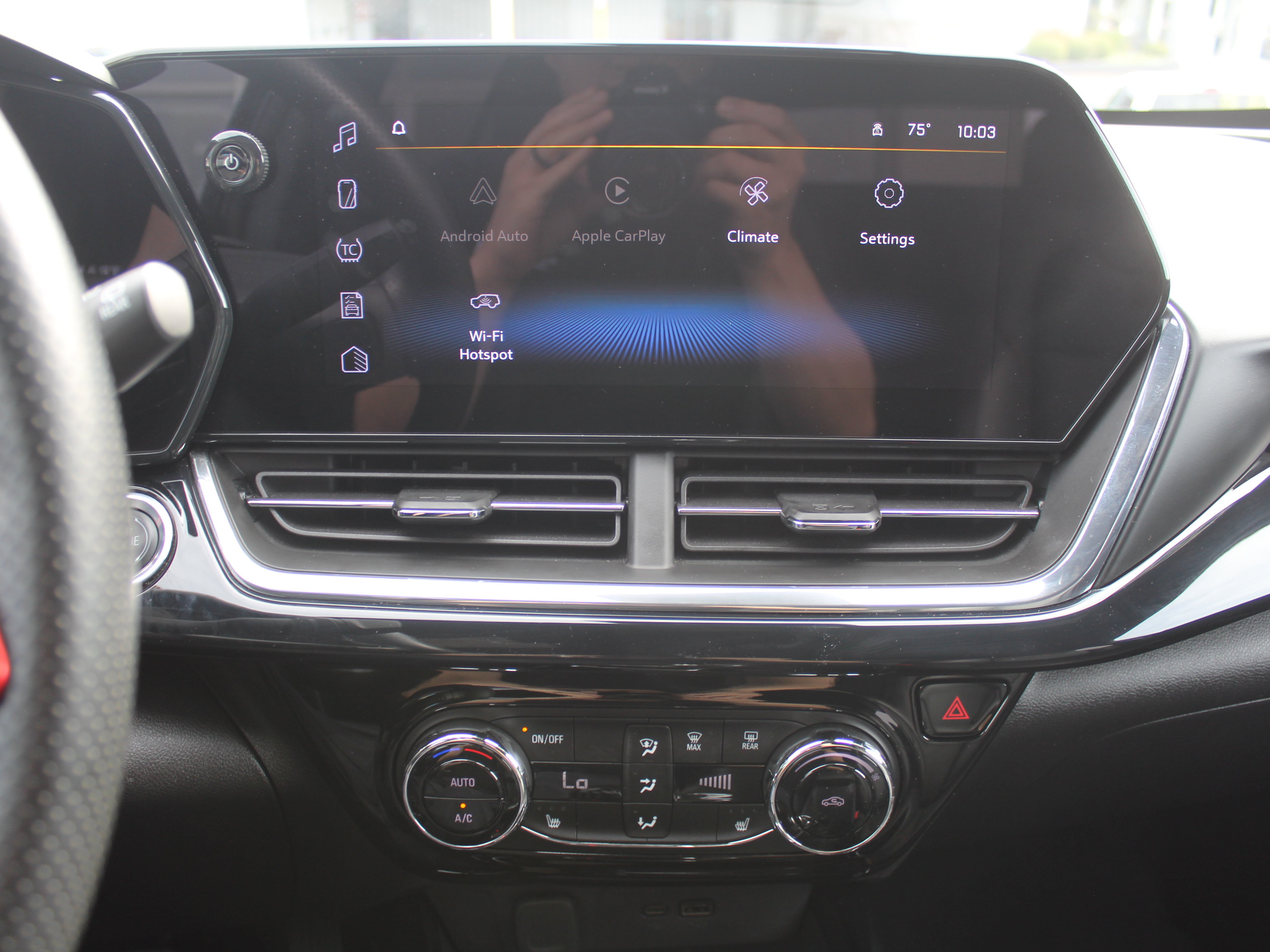 Used 2025 Chevrolet Trax RS FWD image 18