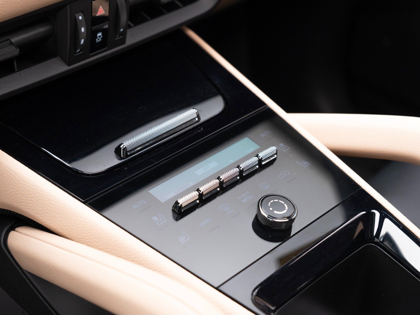 Certified 2024 Porsche Cayenne image 25