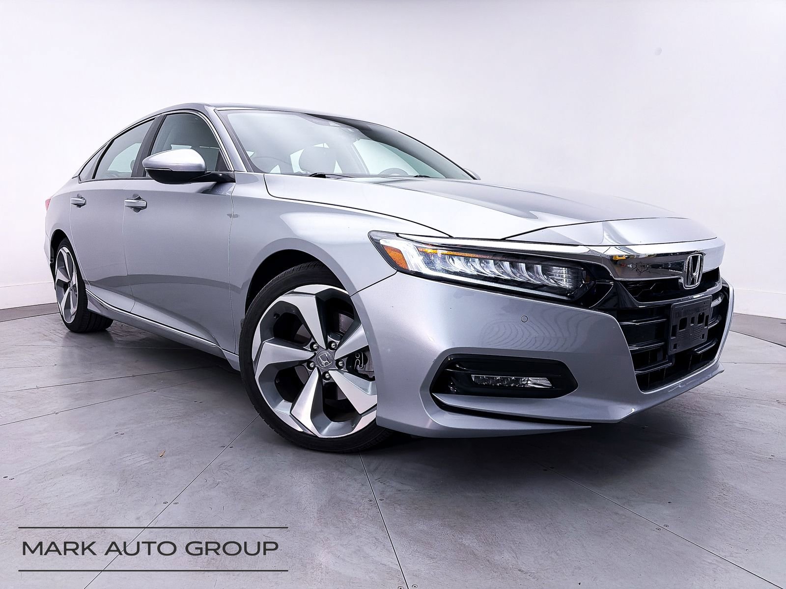 Used 2019 Honda Accord Touring image 1