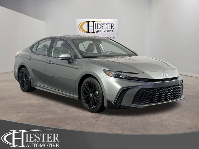 Used 2025 Toyota Camry SE FWD image 1
