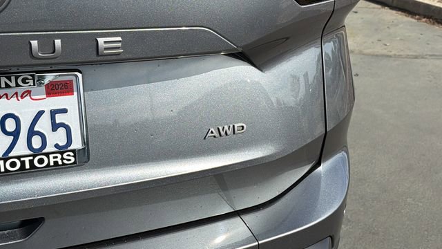 Used 2025 Nissan Rogue S image 11