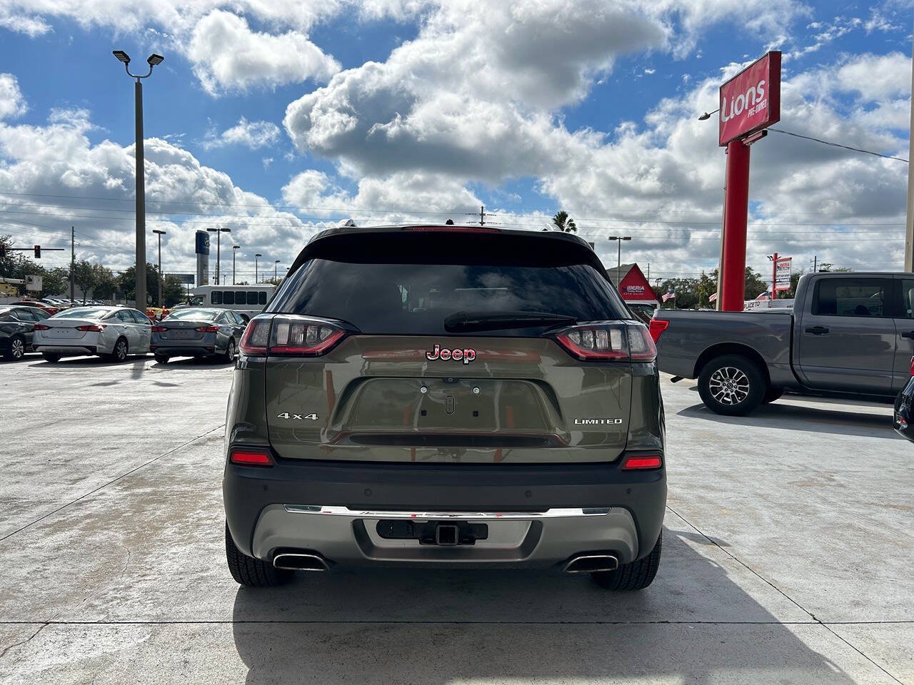 Used 2019 Jeep Cherokee Limited AWD/4WD image 6