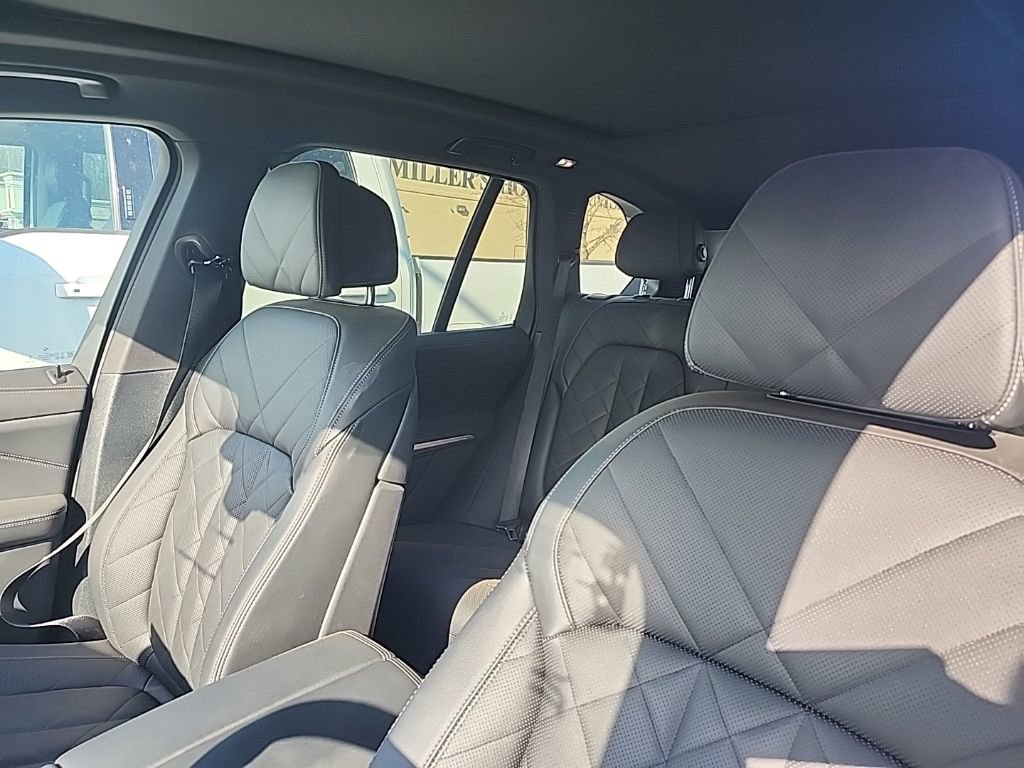 Used 2025 BMW X5 xDrive40i image 2