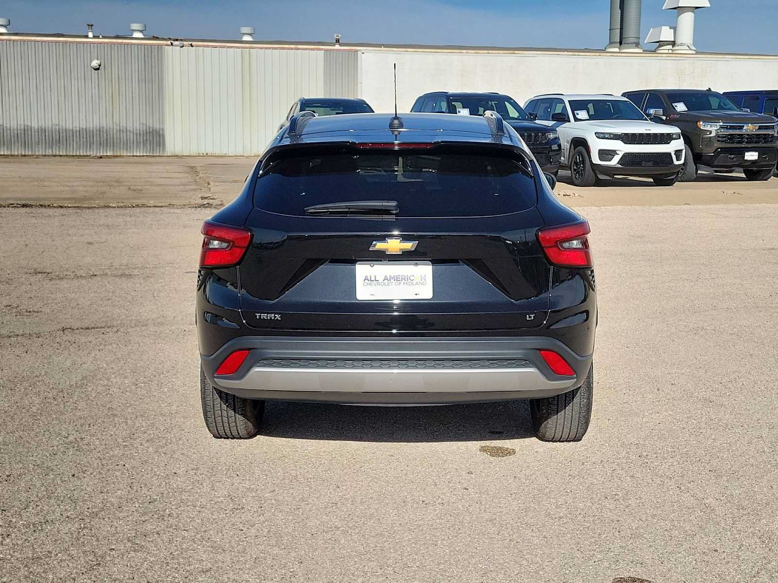 Used 2025 Chevrolet Trax LT FWD image 7