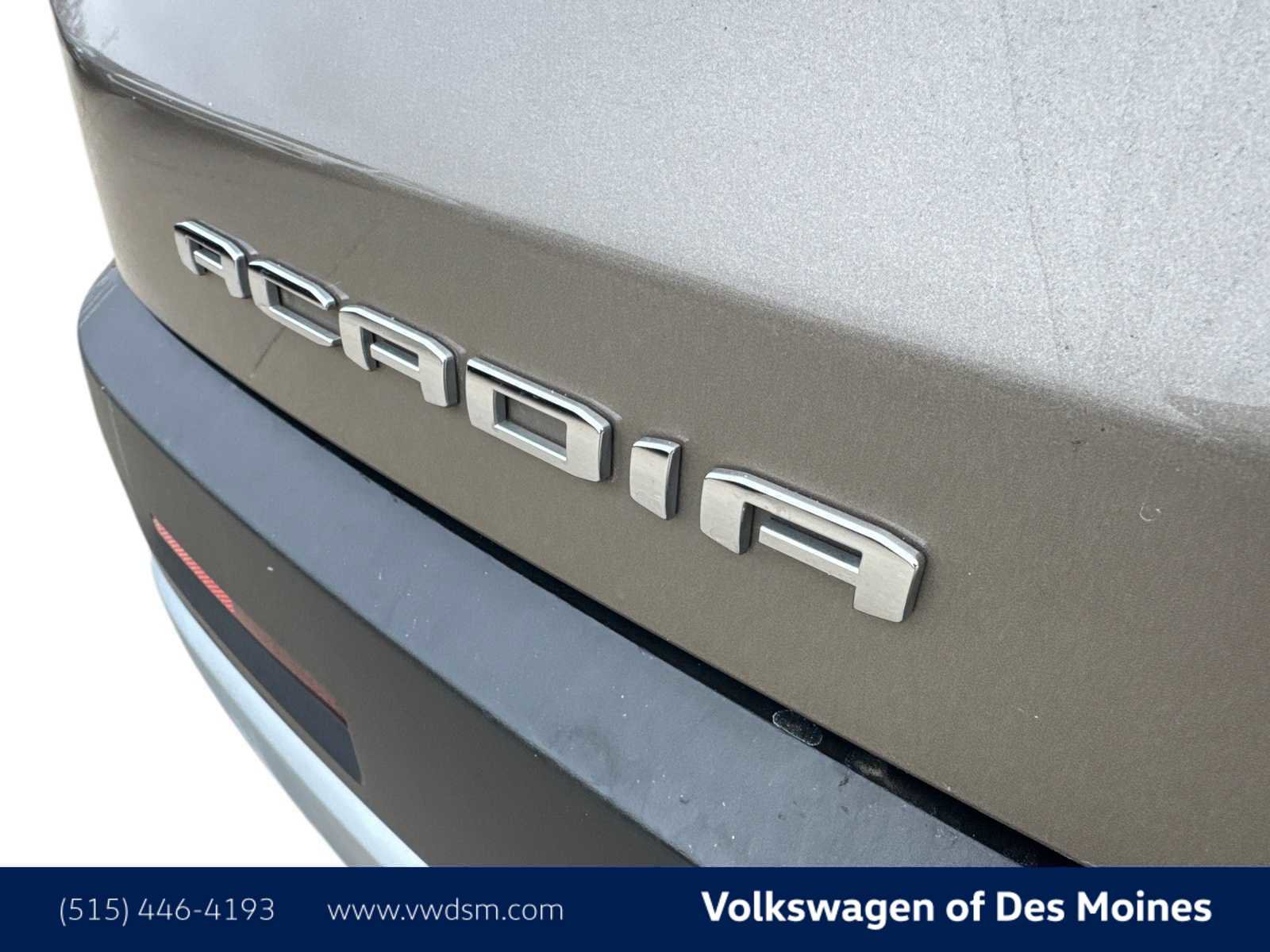 Used 2023 GMC Acadia SLE w/ Driver Convenience Package image 6