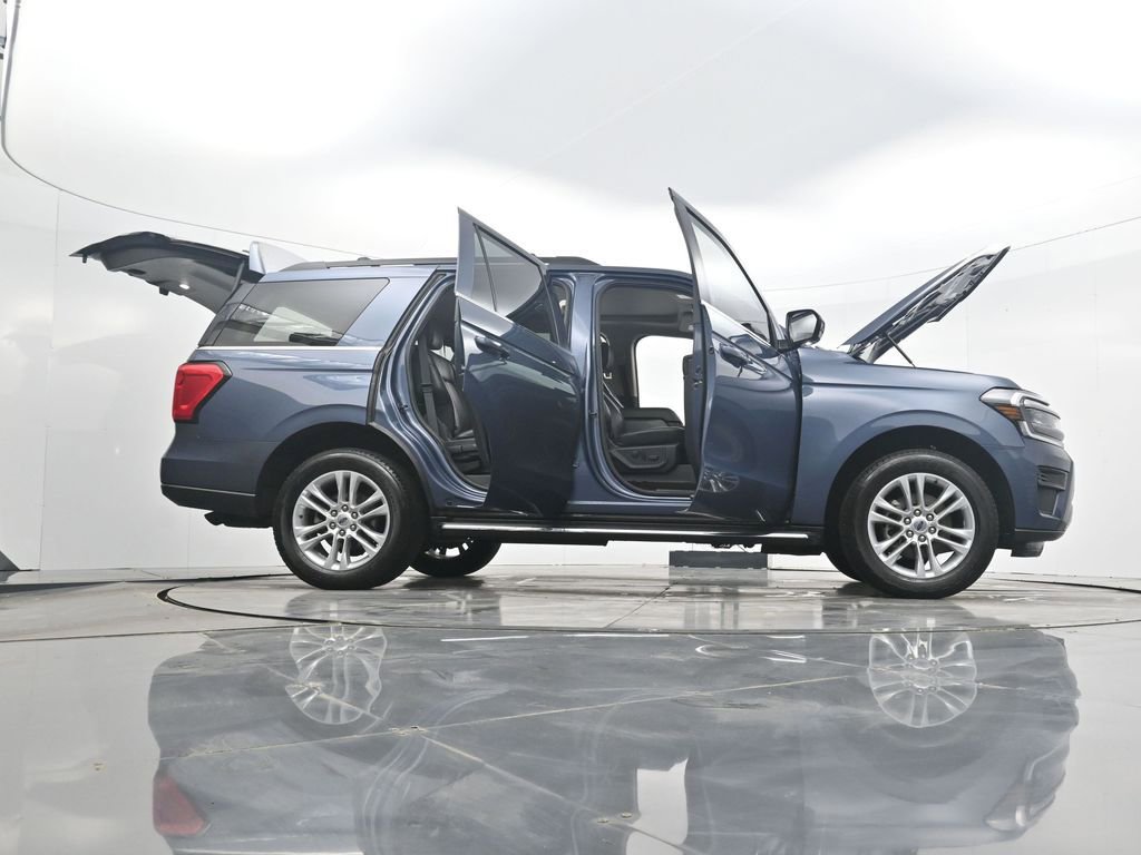 Used 2022 Ford Expedition XLT image 43