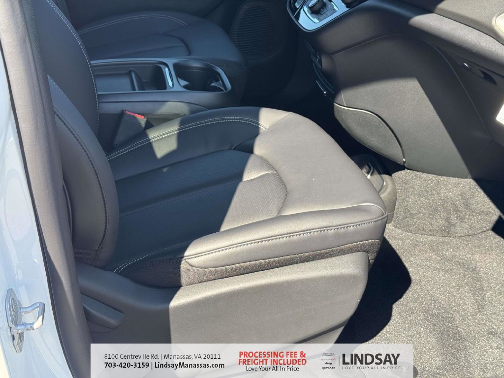 New 2027 Chrysler Pacifica LX FWD image 11