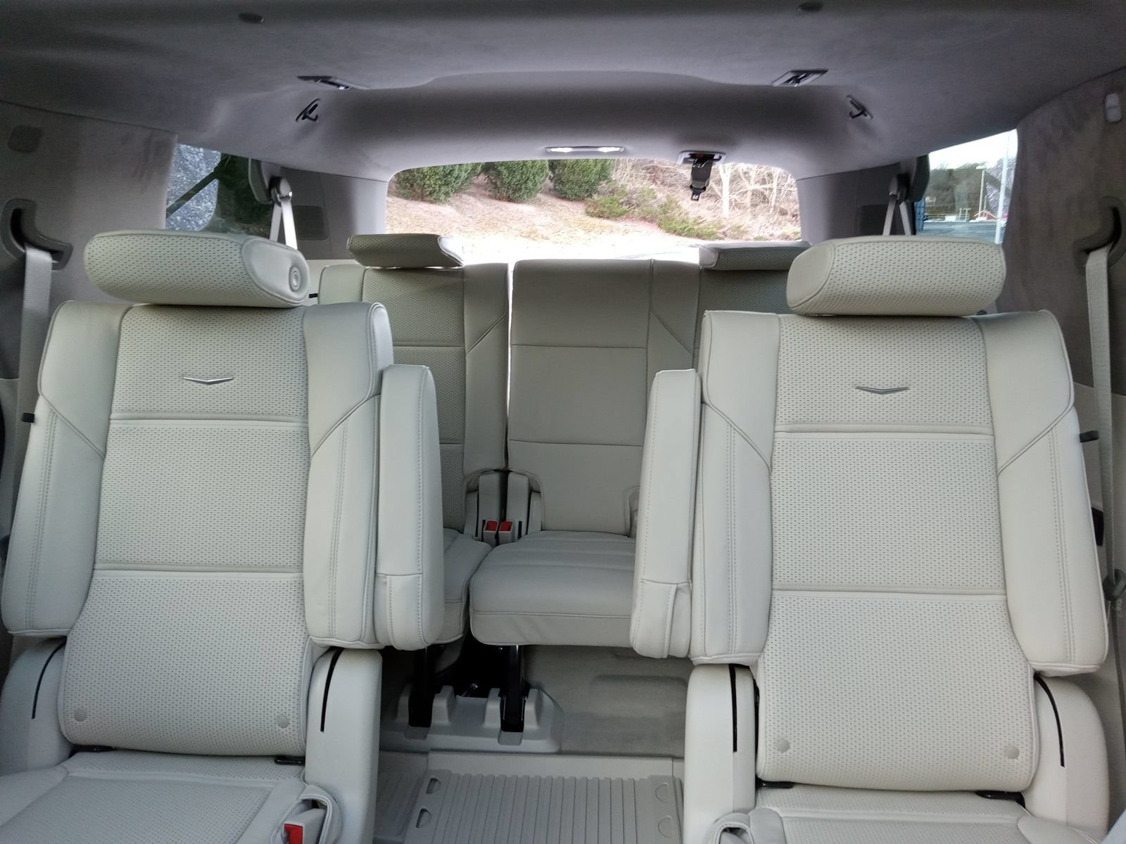 Certified 2026 Cadillac Escalade Platinum Sport w/ LPO, ONYX Package AWD/4WD image 23