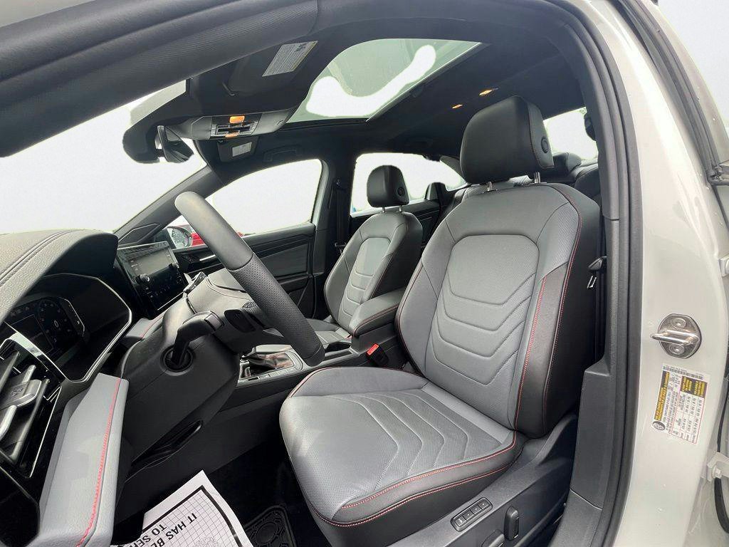Certified 2025 Volkswagen Jetta GLI Autobahn w/ GLI Black Package FWD image 12