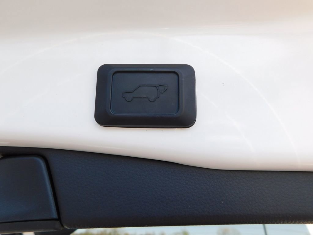 Used 2019 Toyota RAV4 XLE w/ Convenience Package image 23