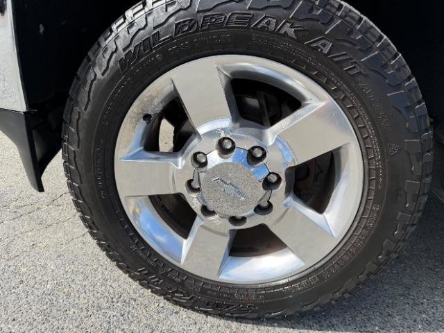Used 2016 Chevrolet Silverado 2500 LT w/ LT Convenience Package AWD/4WD image 12