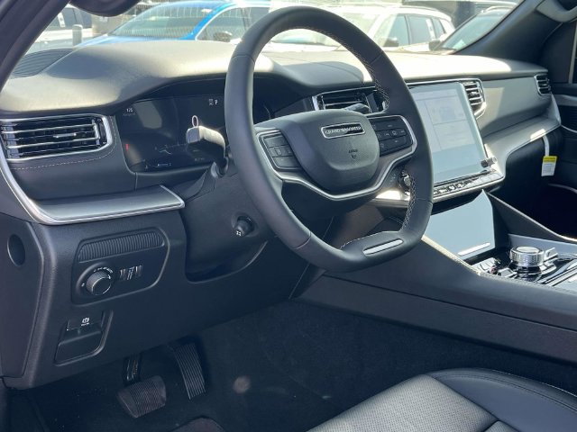 New 2026 Jeep Grand Wagoneer Limited AWD/4WD image 9