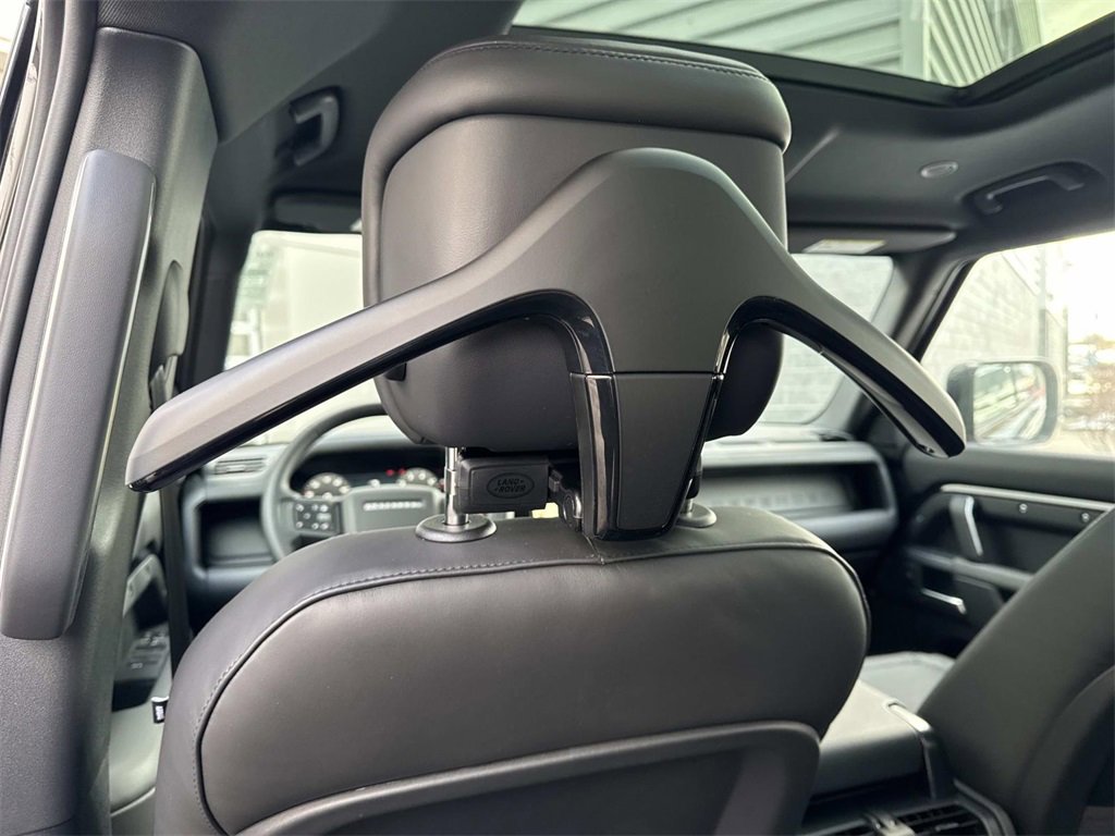 New 2026 Land Rover Defender 110 X-Dynamic SE image 14