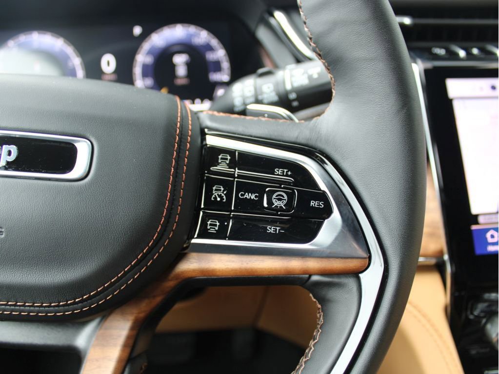 New 2025 Jeep Grand Cherokee Summit image 13