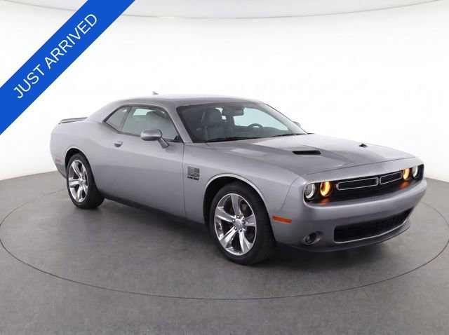 Used 2018 Dodge Challenger R/T RWD image 8