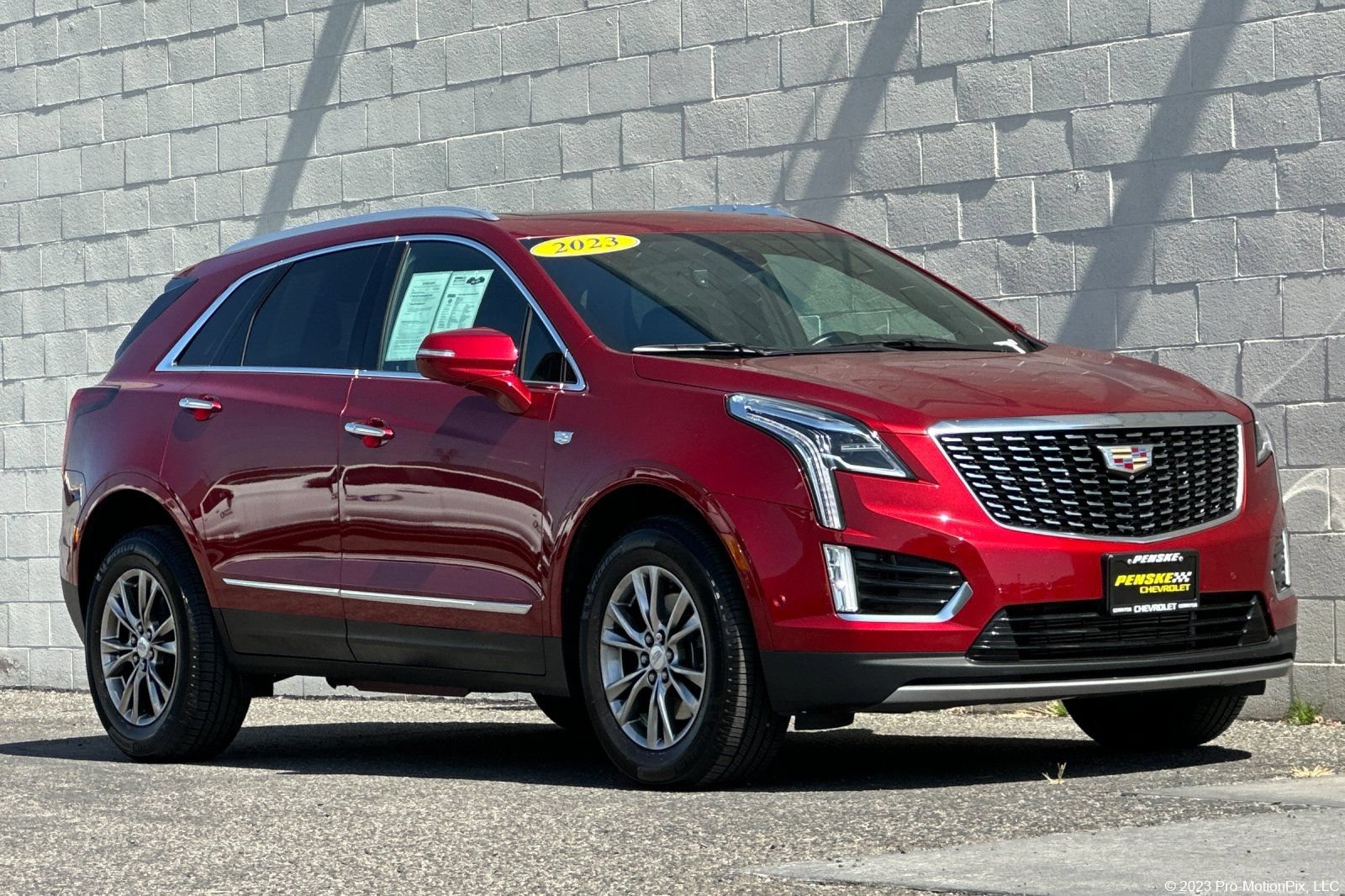 Certified 2023 Cadillac XT5 Premium Luxury w/ Technology Package FWD image 1