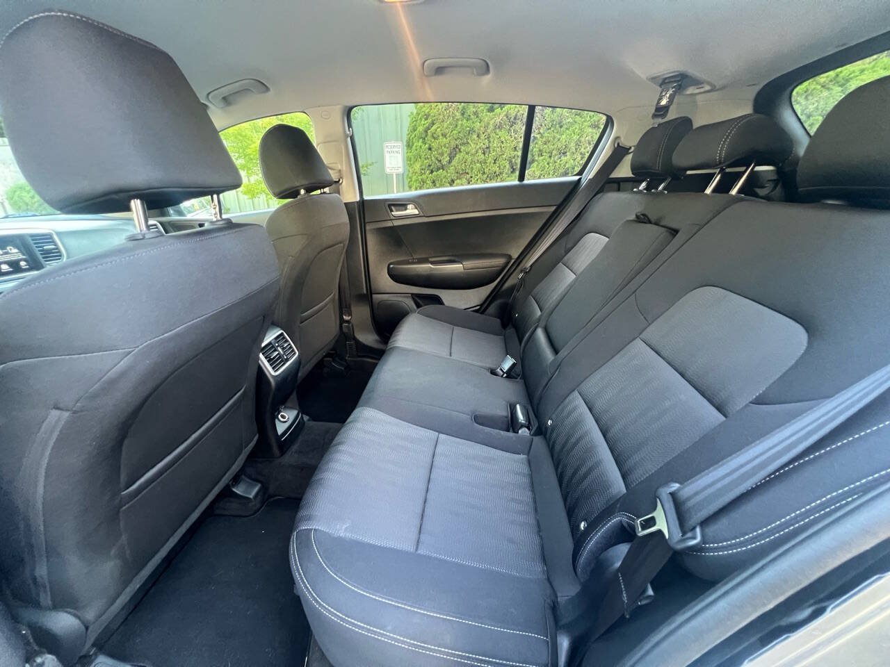 Used 2020 Kia Sportage LX AWD/4WD image 15