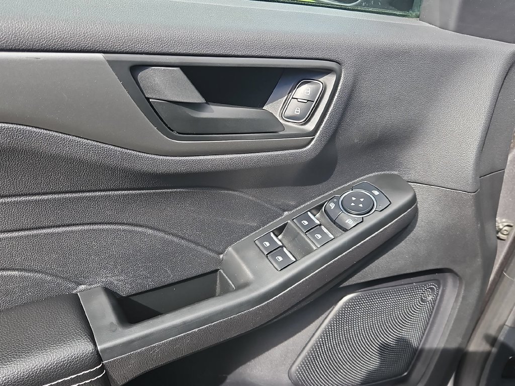 Used 2025 Ford Escape Active FWD image 13