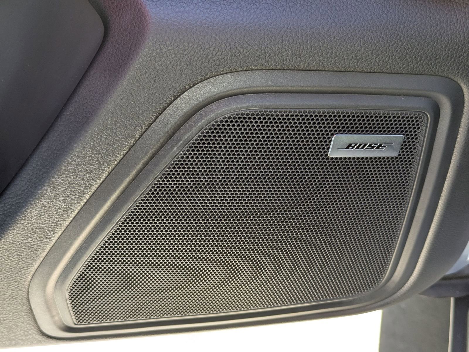 Certified 2026 Porsche Macan image 16