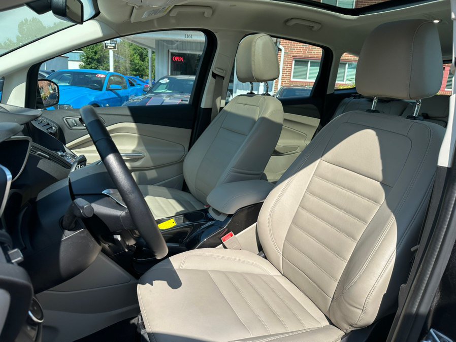 Used 2017 Ford C-MAX Titanium w/ Interior Protection Package FWD image 12