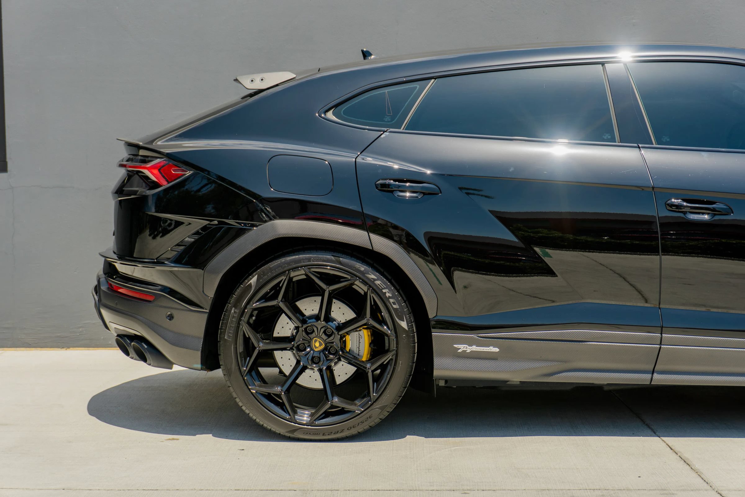 Used 2024 Lamborghini Urus Performante AWD/4WD image 36