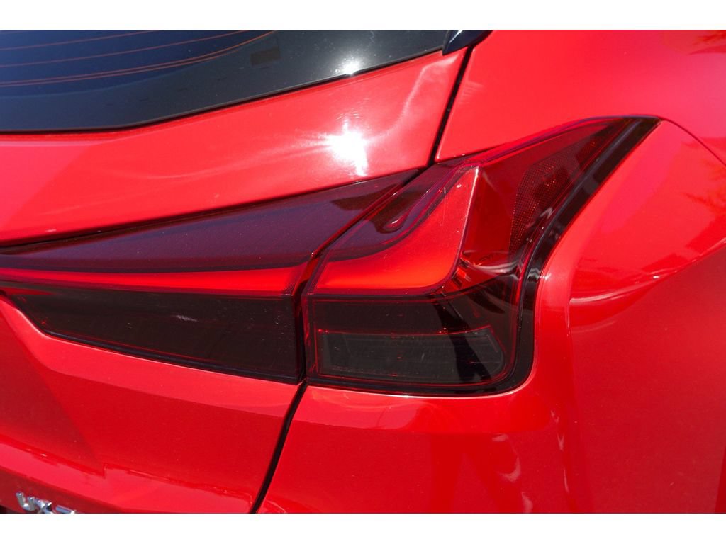 Used 2019 Lexus UX 200 w/ Premium Package FWD image 5