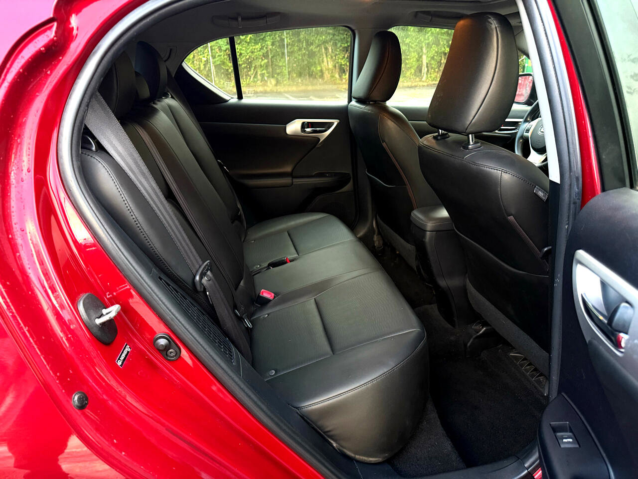 Used 2011 Lexus CT 200h image 21