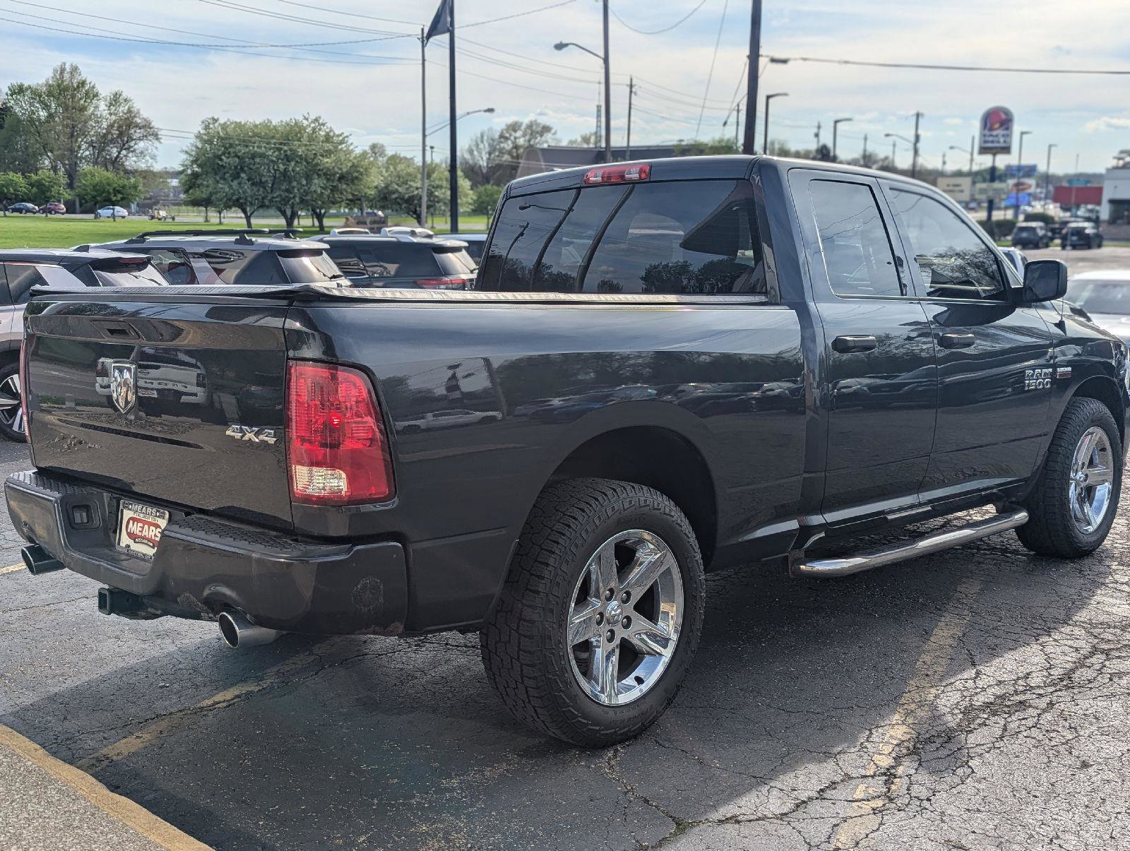 Used 2017 RAM 1500 Express w/ Express Value Package AWD/4WD image 5