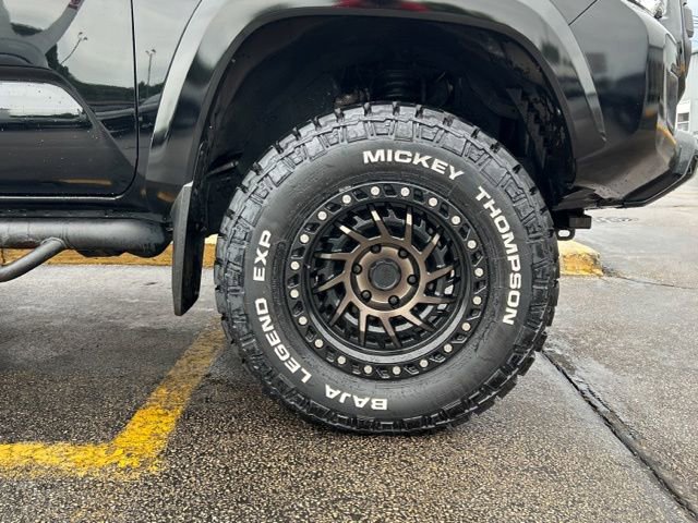 Used 2016 Toyota Tacoma TRD Sport w/ Towing Package AWD/4WD image 12