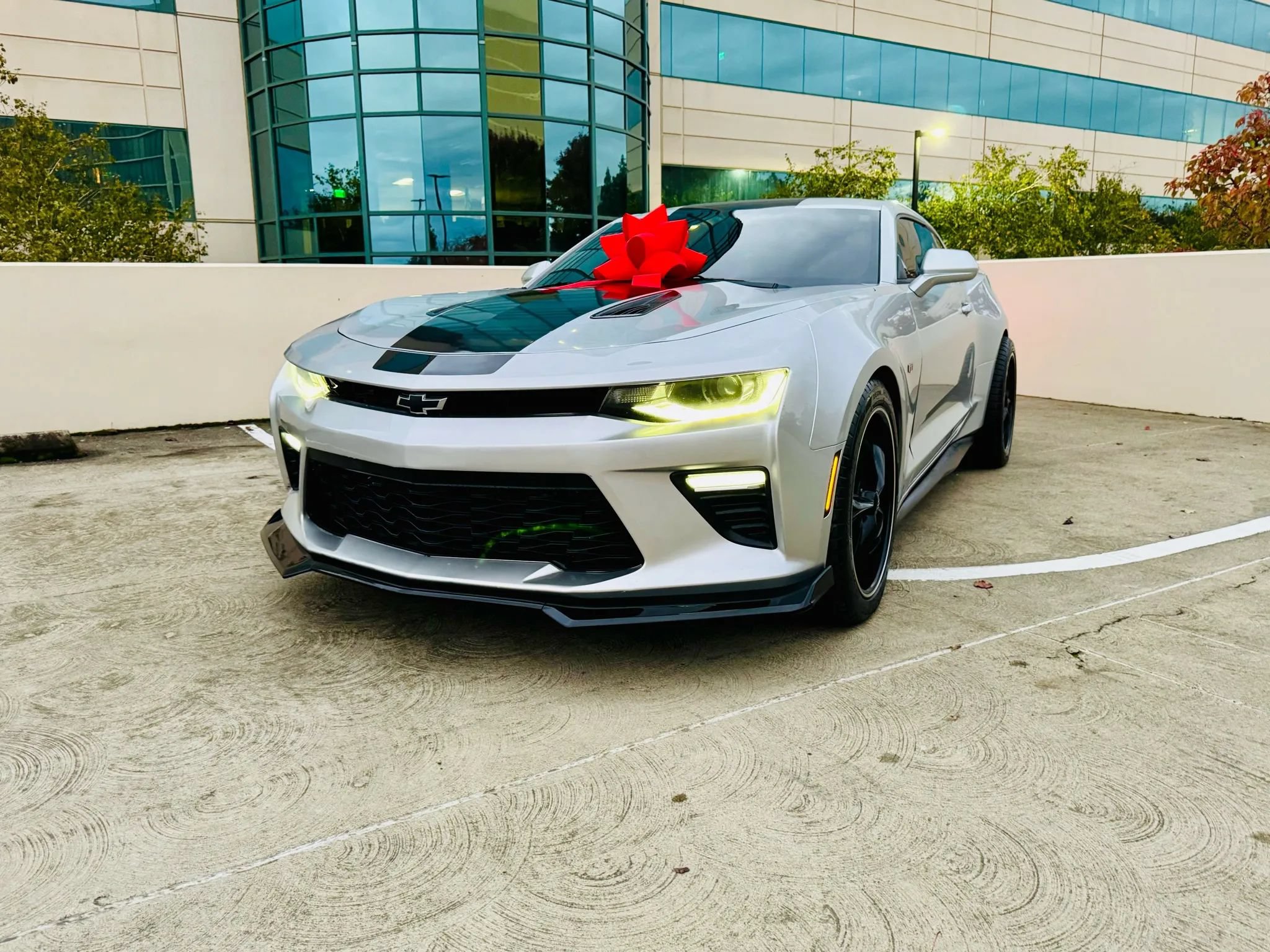 Used 2016 Chevrolet Camaro SS RWD image 4