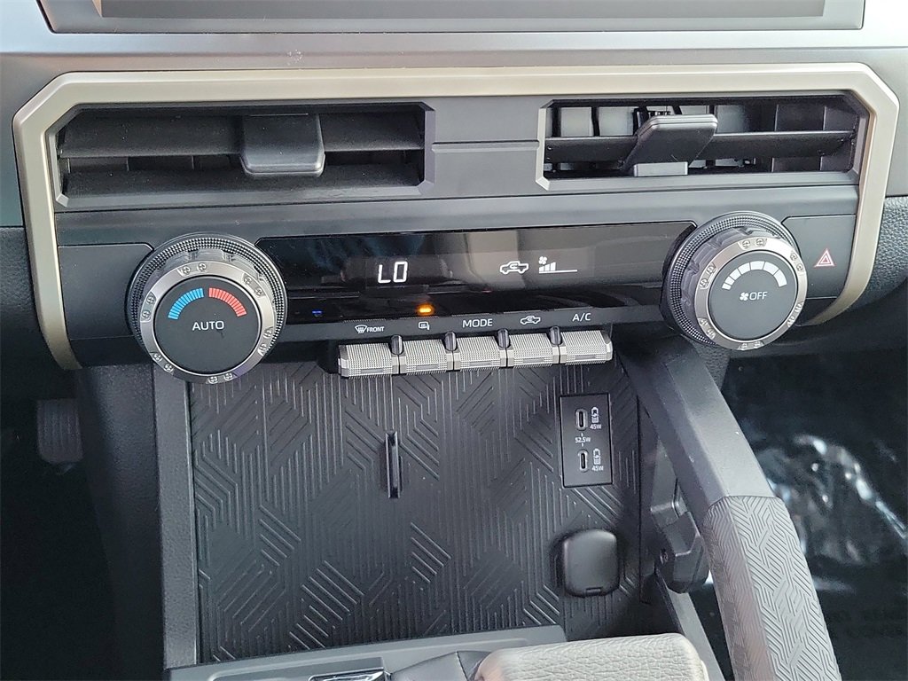 Used 2025 Toyota Tacoma TRD Off-Road image 11