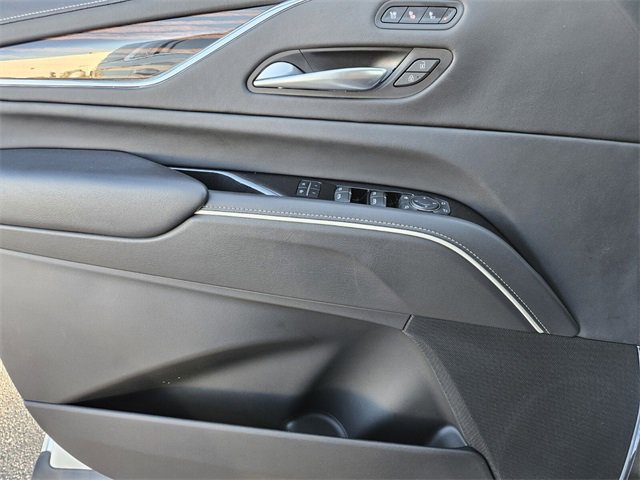 Used 2023 Cadillac Escalade ESV Premium Luxury image 30