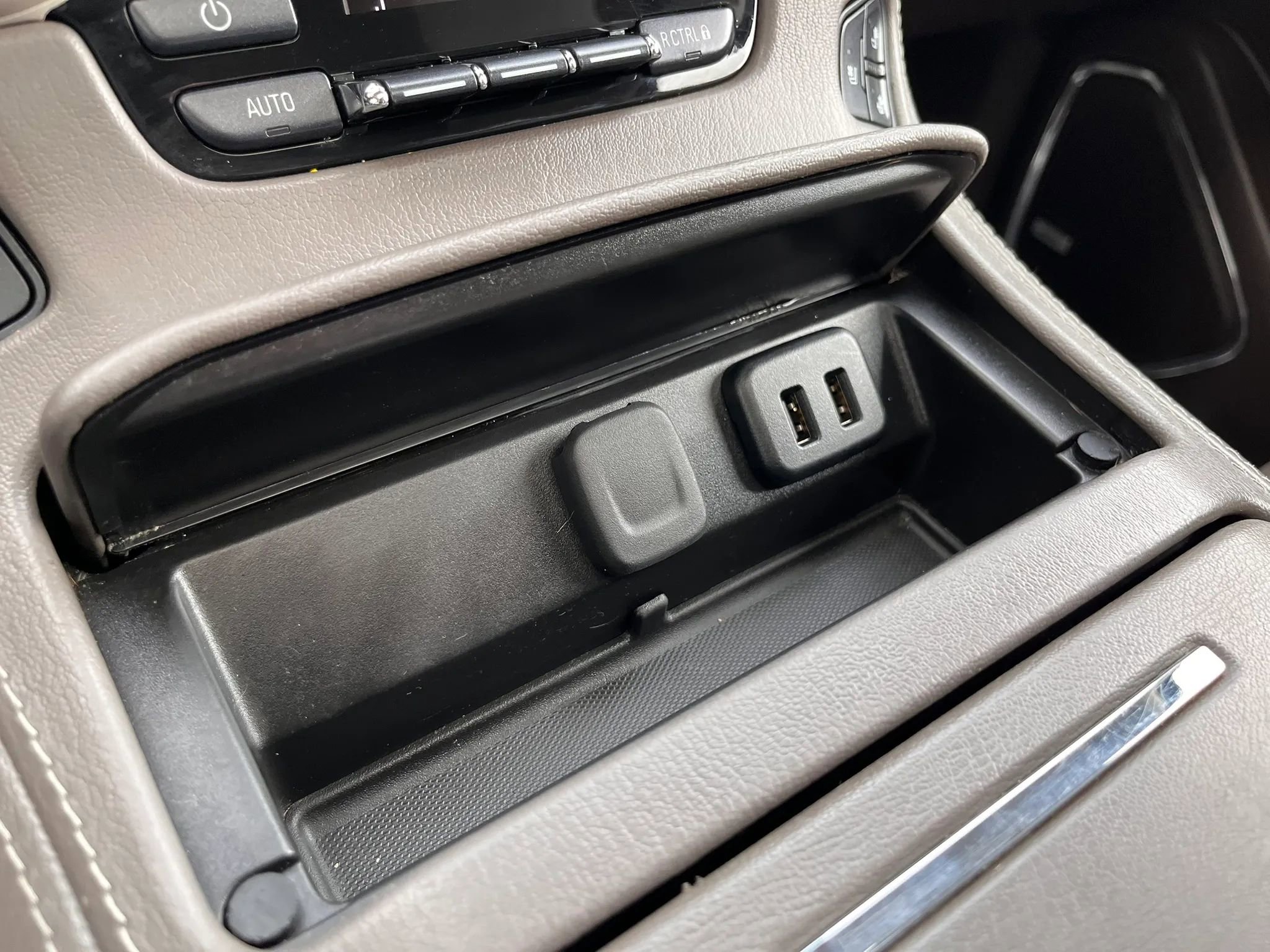 Used 2020 GMC Yukon Denali w/ Denali Ultimate Package image 39