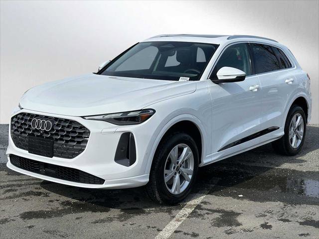 Used 2025 Audi Q5 Premium w/ Convenience Package image 7