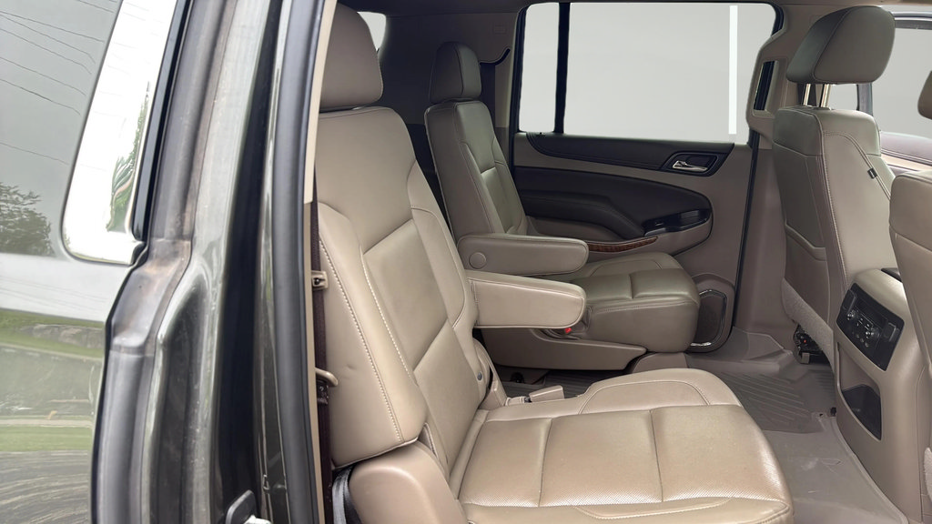 Used 2019 Chevrolet Suburban Premier AWD/4WD image 23